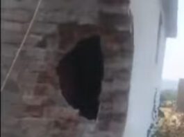 मध्यरात्री घराची भिंत फोडून बारगजवाडीत चोरी